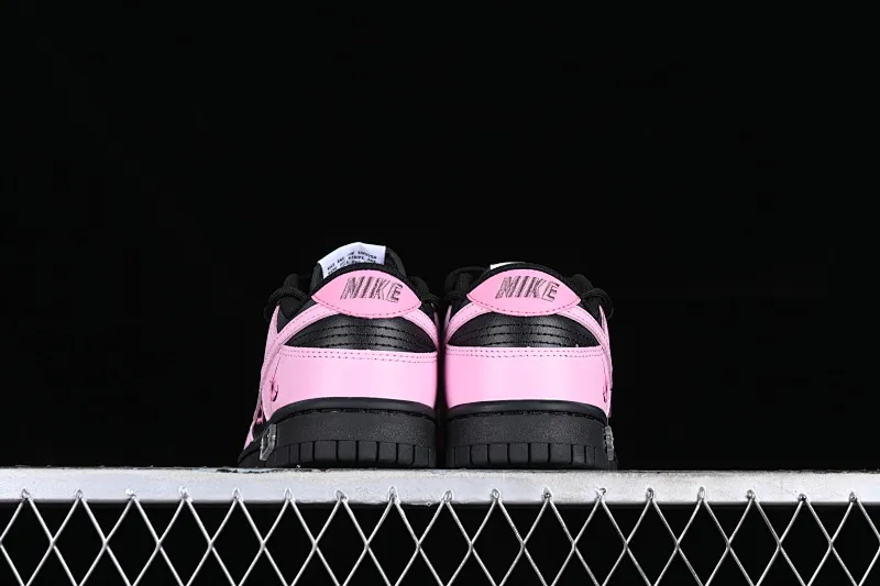 All Categories Nk SB Dunk Series Nk SB Dunk Low Low-top Sneakers Nk Dunk Low Bubble Jellyfish Neon Star Millennium Cyber ​​Black Pink SB Strap Low-top Casual Sneakers FD1232-001